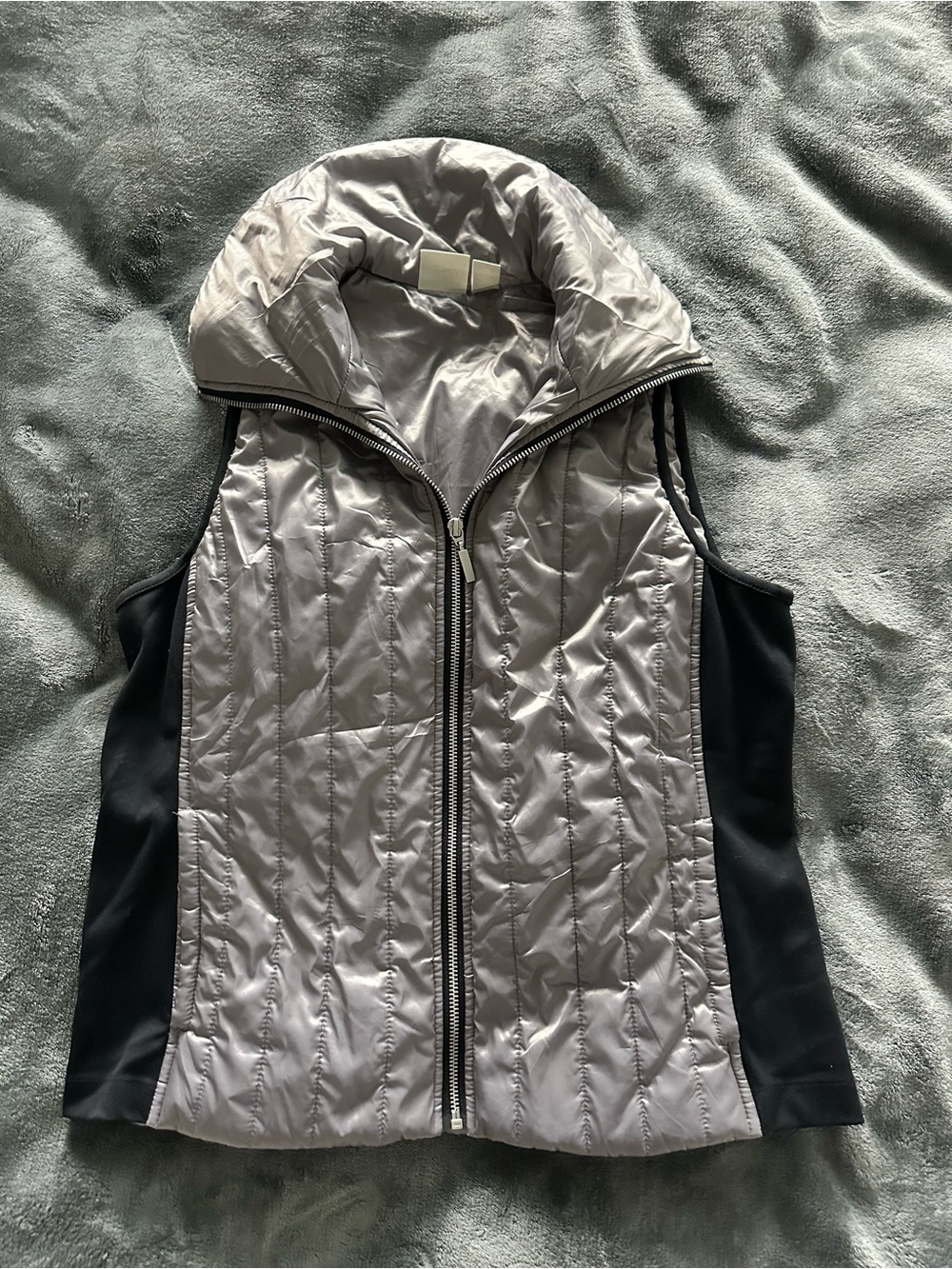 Zenergy by Chico’s Quilted Puffer Vest Size 0 Silver Gray Black Full Zip - Picture 12 of 14